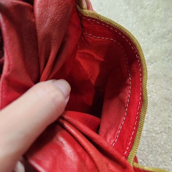Relisted Vintage Sissirossi small red and gold leather handbag - Picture 5 of 14